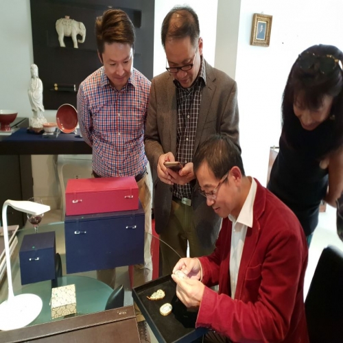 收藏家俱乐部举行第二届古董鉴赏交流会